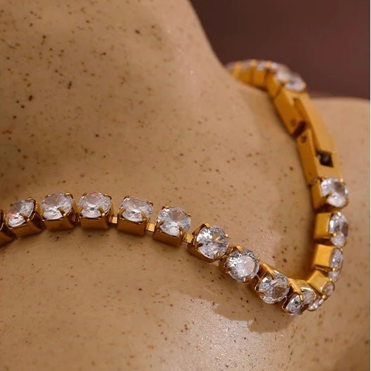 Best Illusion Set Oval Diamond Bracelet | La Marquise